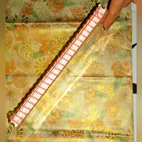 *SEALED* Kate Spade Notebook - Picture 6 of 10